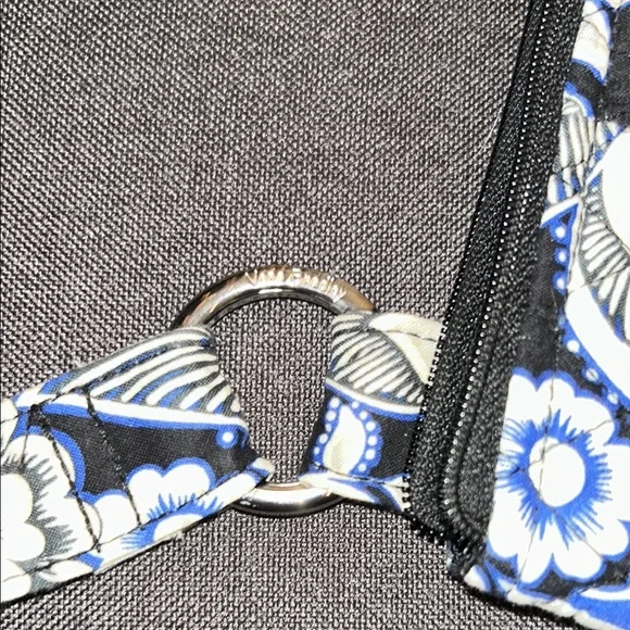 Vera Bradley Black and White Floral Tote in Excellent Condition ! - Picture 7 of 10